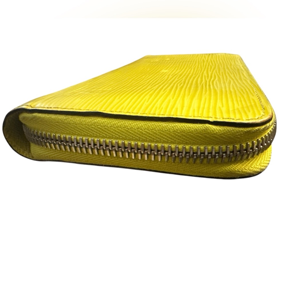 ✨Louis Vuitton Epi Leather zipper wallet✨ - Picture 14 of 15
